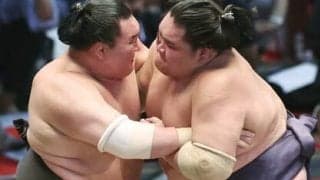 名古屋場所10日目の夜、白鵬は師匠と部屋の力士たちに今場所限りの引退を告げた