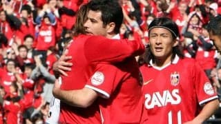 今季で引退の田中達也に元チームメイト柏木陽介から労いのメッセージ、浦和駅での一枚を添えて