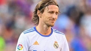 「あなたと家族におめでとうルカ」モドリッチが一家でのクリスマスの様子を公開、屋内には身長の倍以上はあるツリーにコカ・コーラも