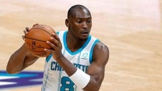 ビッグマン不足に陥ったサンズがNBAキャリア10年を誇るビスマック・ビオンボと契約