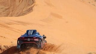 【ダカール・ラリー】4日目ステージ3はアウディのカルロス・サインツSr.が1位　トヨタのナッサー・アルアティヤが総合首位を堅持もペナルティ、失格の可能性も