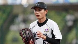 ロッテのイケメンがパーカー着こなし“くしゃくしゃ笑顔”「めちゃくちゃ男前でビビった」