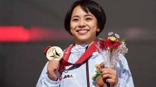 広瀬すずの衣装と似てる？　村上茉愛、艶やかな赤の袴姿を公開「ちはやふるイメージ」