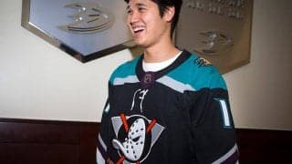 【MLB】氷の上の大谷翔平が「めっちゃイケてる」　特別なホッケー用具をファン大絶賛