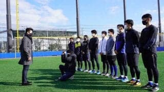 DeNA三浦監督、新人合同自主トレ視察でエール　「今の気持ちが力になってくれる」