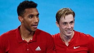 カナダ 王者ロシア破り決勝へ