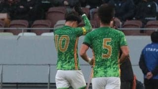 「高校サッカーを築いてきた方」空高く喪章を掲げるパフォーマンス、青森山田10番・松木玖生が急逝の小嶺忠敏氏へ捧げるゴール