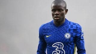 「笑っていない顔を初めて見た」サポーターとの自撮りに応じたカンテから笑みが消えたとファン困惑