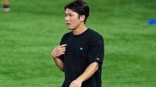 巨人・坂本勇人は「サッカーうまくてビビる」　華麗な足さばきに「何しても絵になる」