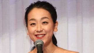 浅田真央、浜崎あゆみライブ参戦したレアな私服コーデに反響「コートも帽子も可愛い」