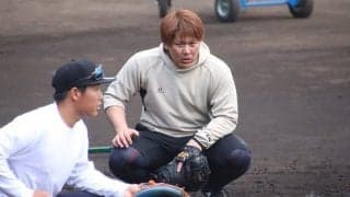 見るからに顔スッキリ？　鷹・甲斐拓也、夜の“コーラ断ち”で減量成功「継続して」