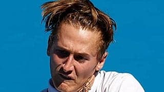 コルダ、ノリー破り初戦突破