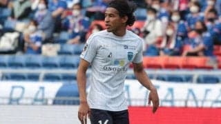 集合写真でパーマの3人が集結し…磐田FWジャーメイン良がツッコミ「写真撮る人までいじりにきてる」