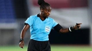 アフリカ・ネーションズカップで初の女性主審が誕生、東京五輪でも笛を吹いたルワンダのムカンサンガ氏