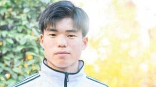 パリ五輪の秘密兵器となるか。海外で14試合16ゴールを量産した18歳の日本人ストライカー