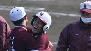 服部の2打席連続本塁打など打線爆発　伝統の一戦を制す