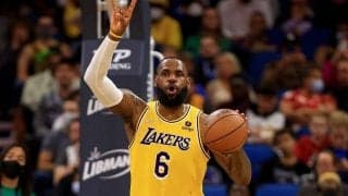 レブロンのセンター起用が奏功して勝利したレイカーズ、指揮官は「最もユニークな選手だ」