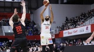 大阪のディージェイ・ニュービルがA東京戦で今季最多タイとなる3P7本を成功！