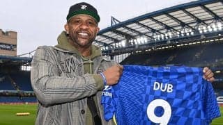 MLB通算251勝左腕の“巨体”にファン驚愕　191センチFW見下ろす姿が「究極の交流」