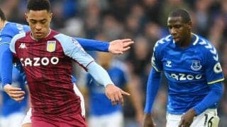 倒れるものはユニをも掴む、転倒を防ごうと思わず手にしたのは相手のシャツだった「そんなにシャツが欲しかったのか」