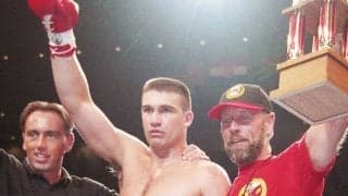 元K-1戦士アーツら歴代王者4人が集結　共演投稿に海外興奮「レジェンドたちだ」