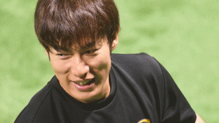 中堅手は鷹の大砲とロッテの21歳が接戦　ファンが選ぶ「イケメンベストナイン」は？