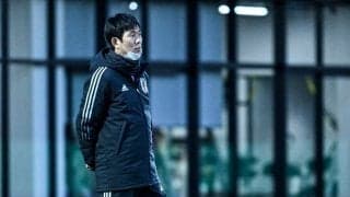 日本代表・森保一監督が谷口彰悟＆長友佑都に長時間の熱血個別指導！ サウジ戦を前に最終ラインを調整