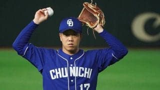 後輩たちも思わず釘付け…昨季2冠・中日柳が“キャンプ前ブルペン”で放つ存在感