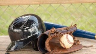 子どもの野球用具はどこで買うのが最適？　大型店・専門店・ネット通販の強みと弱み