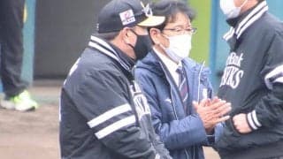 コーチも“口出し禁止”の1時間　鷹・藤本監督が設ける“自主練タイム”とその狙い