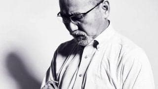 事業停止の窮地からなぜ再生？　ロゴも見直し…野球メーカー「ワッペ」の改革