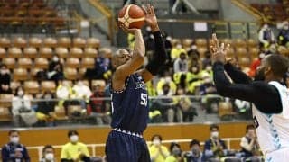 信州ブレイブウォリアーズが3連勝、第3Qを6点に抑えて京都ハンナリーズに勝利