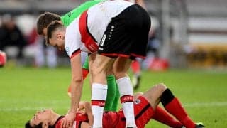 長谷部誠、肋骨骨折か…守護神トラップとの交錯で負傷交代