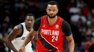 クリッパーズがブレイザーズとのトレードで即戦力のパウエルとコビントンを獲得