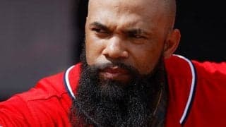 悲運の元巨人助っ人、丸太のような腕は健在　子を抱き上げ「髭を抜いたら追加料金」