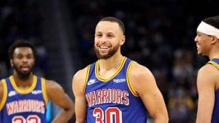 カリーが見せた粋な計らい…自身を待つ約40人のファン全員へサインをプレゼント