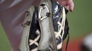 野球のスパイクは「金具」と「ポイント」どちらがいい？　それぞれの長所と短所