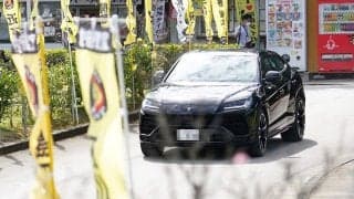 日本ハム新庄監督が漆黒ランボルギーニで球場入り　古巣・阪神と練習試合