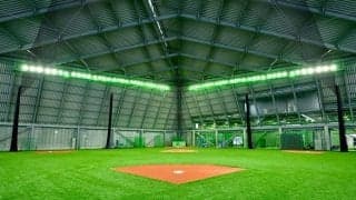 DeNAが女子選手＆大人向け野球教室を開催　荒波氏ら球団OBが講師「プロ施設で一緒に」