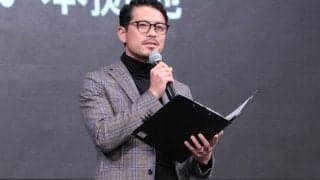 「もう13年目」鈴木啓太と畑野ひろ子がラブラブ2ショットで結婚記念日を祝福「いつも本当にありがとう！」