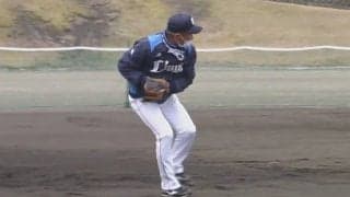 63歳で「この動きは凄すぎる」　選手に混じっても全く違和感ない西武監督の美技