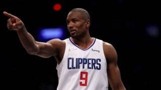 昨季覇者バックスが4チーム間のトレードでベテランビッグマンのサージ・イバカを獲得