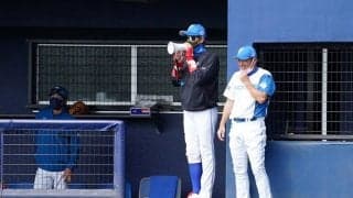 日ハム新庄監督が“奇襲”？　初回から3者連続でバント構え、先発の藤浪に揺さぶり