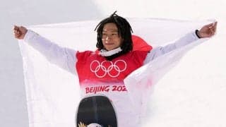 平野歩夢、伝説ホワイトから「受け継いだ」握手に海外反響「泣かせる」「偉大な瞬間」