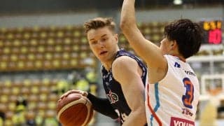 信州が後半に逆転し白星…ホーキンソンが29得点10リバウンドと大暴れ