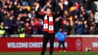 復帰間近のエリクセン、本拠地でブレントフォードサポーターに挨拶