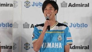 “バチェラー”ならぬ“ジュビラー”、ホストを務めた磐田FW大津祐樹が主役の杉本健勇とバラで記念ショット「楽しんでもらえましたか？」