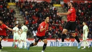 久保建英「劇的決勝ゴール」で雄叫びとユニフォーム脱ぎ！マジョルカを連勝に導く「貴重すぎる一発」を決める！サッカー日本代表の「至宝」が見せた｢決勝弾｣