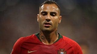 ストレッチャー不要、元ポルトガル代表MFクアレスマが倒れた相手選手を\"お姫様抱っこ\"で運ぶも相手チームは怒り