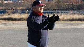 練習中に流行曲や「もぐもぐタイム」　女子小学生チームが目指す“野球のイメチェン”